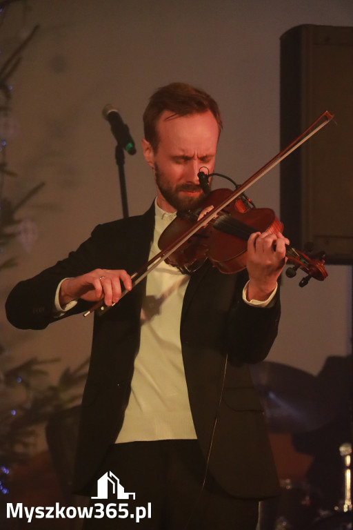 Fotorelacja: Koncert w Pińczycach - Kolędy Pospieszalskich