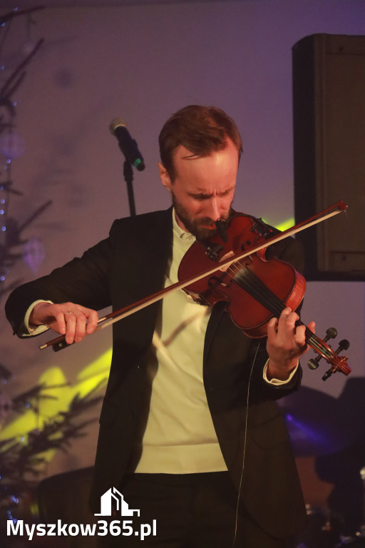 Fotorelacja: Koncert w Pińczycach - Kolędy Pospieszalskich