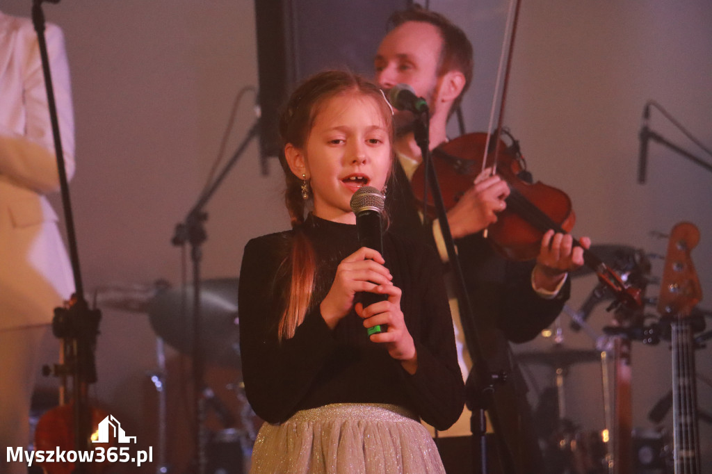 Fotorelacja: Koncert w Pińczycach - Kolędy Pospieszalskich