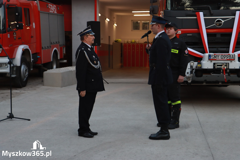 Fotorelacja: Przekazanie wozu strażackiego dla OSP Żarki Letnisko