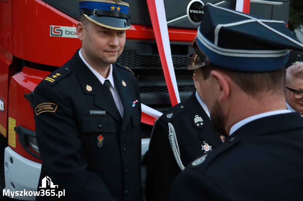 Fotorelacja: Przekazanie wozu strażackiego dla OSP Żarki Letnisko