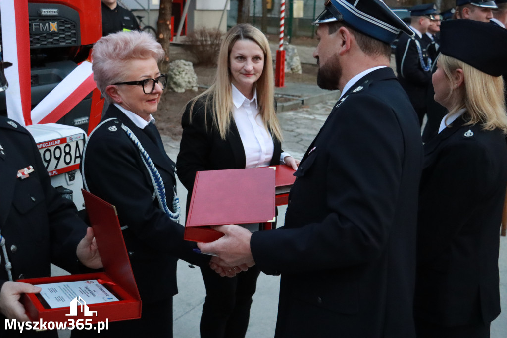 Fotorelacja: Przekazanie wozu strażackiego dla OSP Żarki Letnisko