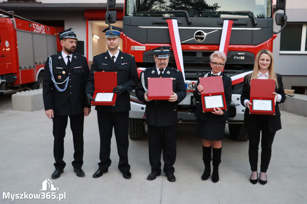 Fotorelacja: Przekazanie wozu strażackiego dla OSP Żarki Letnisko