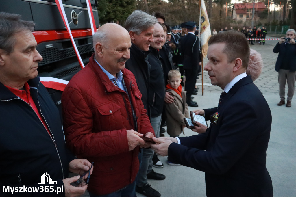 Fotorelacja: Przekazanie wozu strażackiego dla OSP Żarki Letnisko