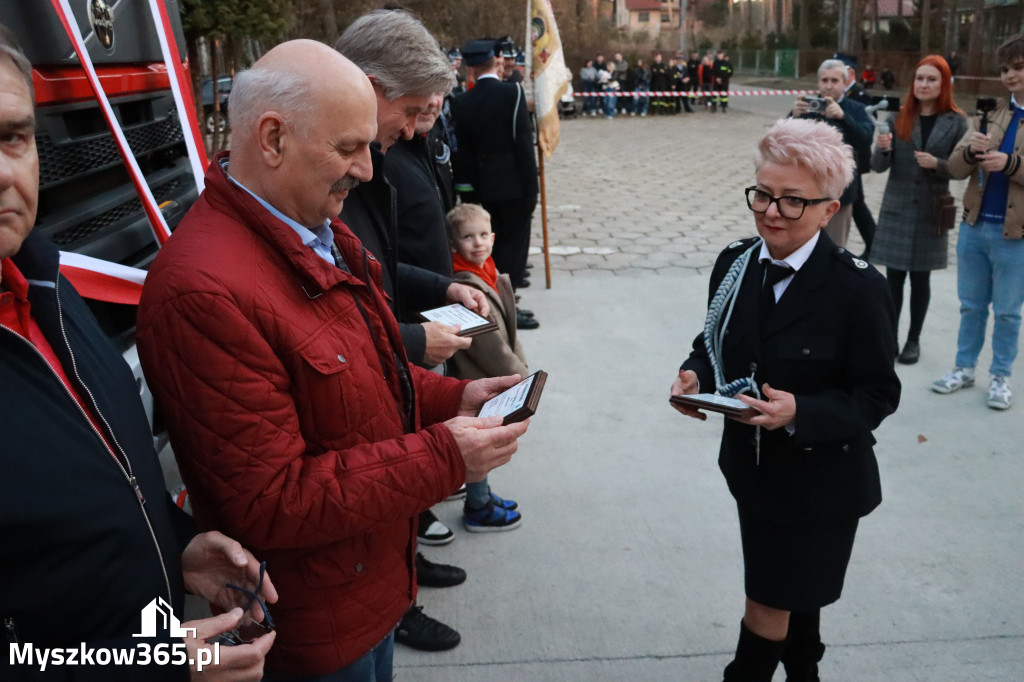 Fotorelacja: Przekazanie wozu strażackiego dla OSP Żarki Letnisko