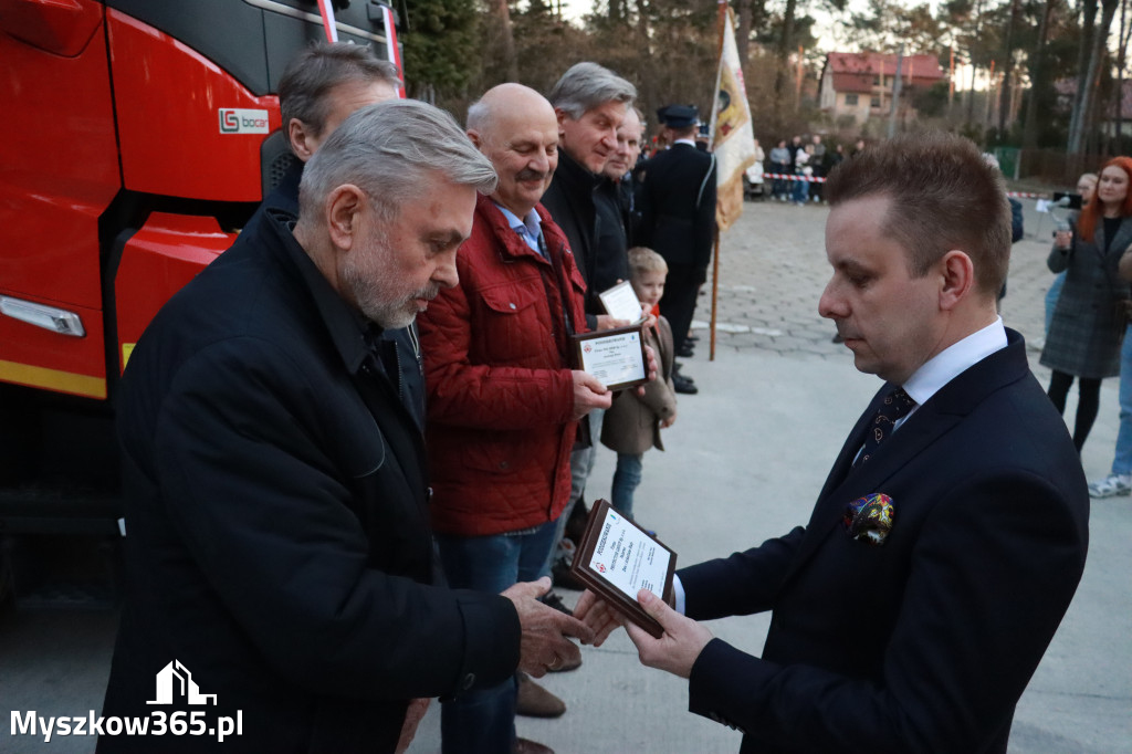 Fotorelacja: Przekazanie wozu strażackiego dla OSP Żarki Letnisko