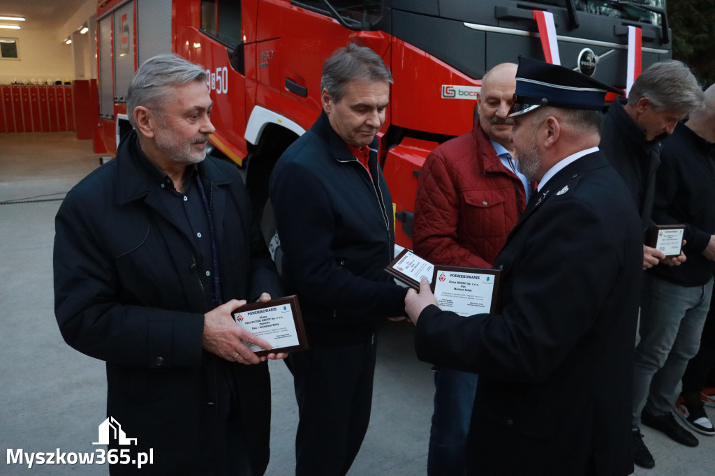 Fotorelacja: Przekazanie wozu strażackiego dla OSP Żarki Letnisko