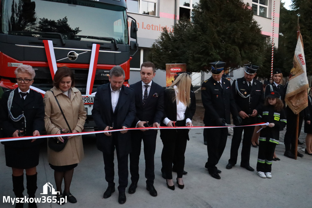 Fotorelacja: Przekazanie wozu strażackiego dla OSP Żarki Letnisko