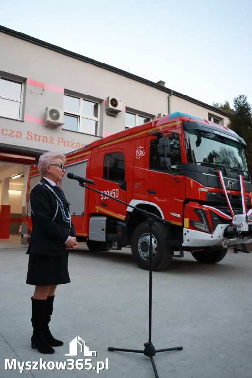 Fotorelacja: Przekazanie wozu strażackiego dla OSP Żarki Letnisko