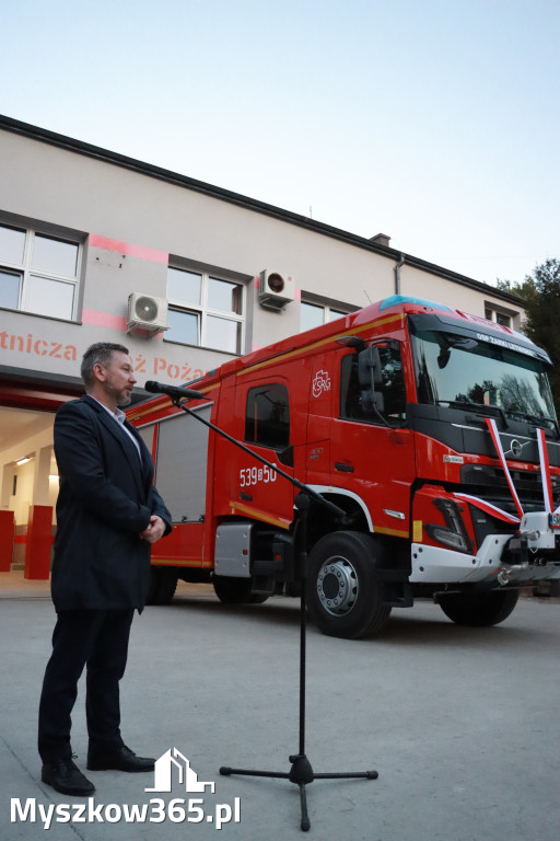 Fotorelacja: Przekazanie wozu strażackiego dla OSP Żarki Letnisko