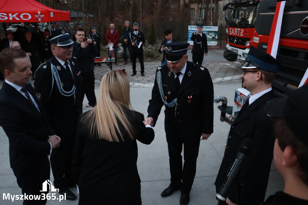 Fotorelacja: Przekazanie wozu strażackiego dla OSP Żarki Letnisko