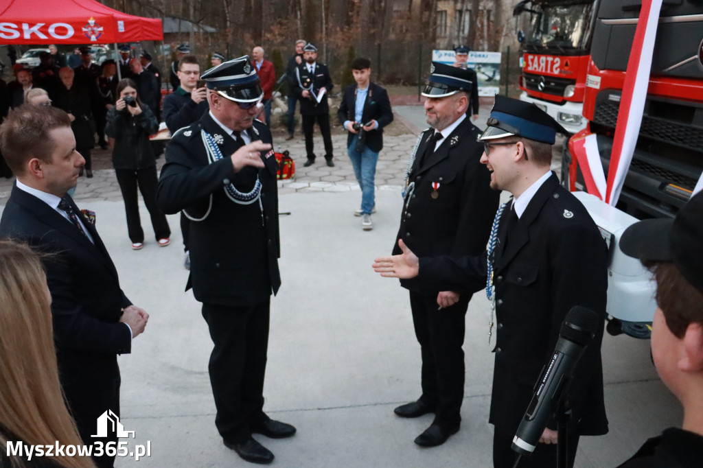 Fotorelacja: Przekazanie wozu strażackiego dla OSP Żarki Letnisko