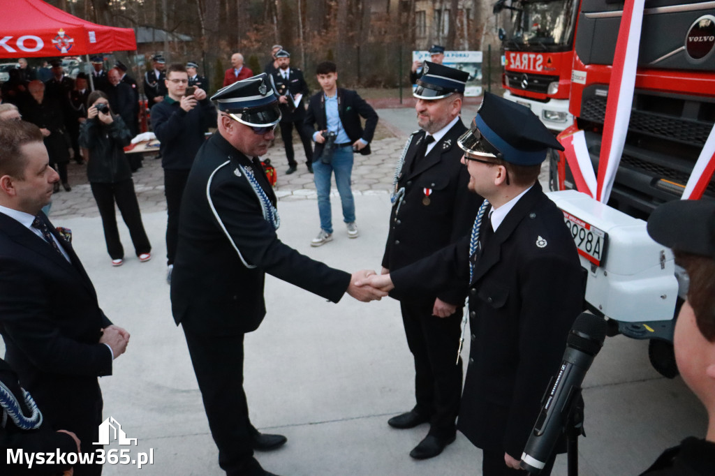 Fotorelacja: Przekazanie wozu strażackiego dla OSP Żarki Letnisko