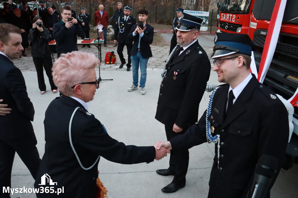 Fotorelacja: Przekazanie wozu strażackiego dla OSP Żarki Letnisko