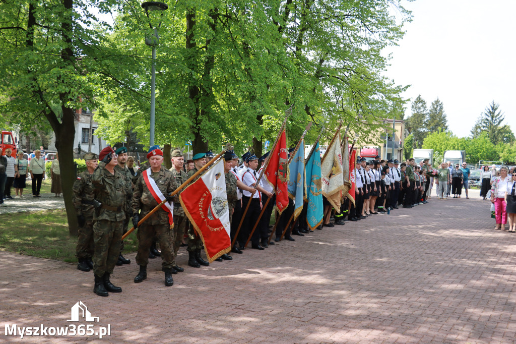 Fotorelacja: Gminne Obchody Święta Konstytucji i Dnia Strażaka w Poraju