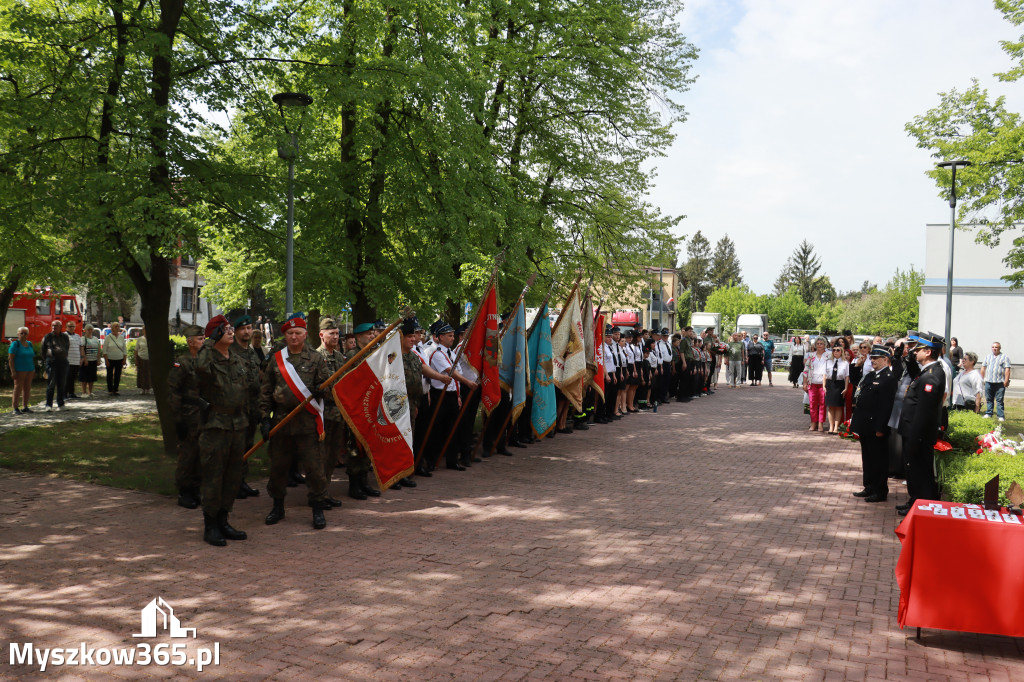 Fotorelacja: Gminne Obchody Święta Konstytucji i Dnia Strażaka w Poraju