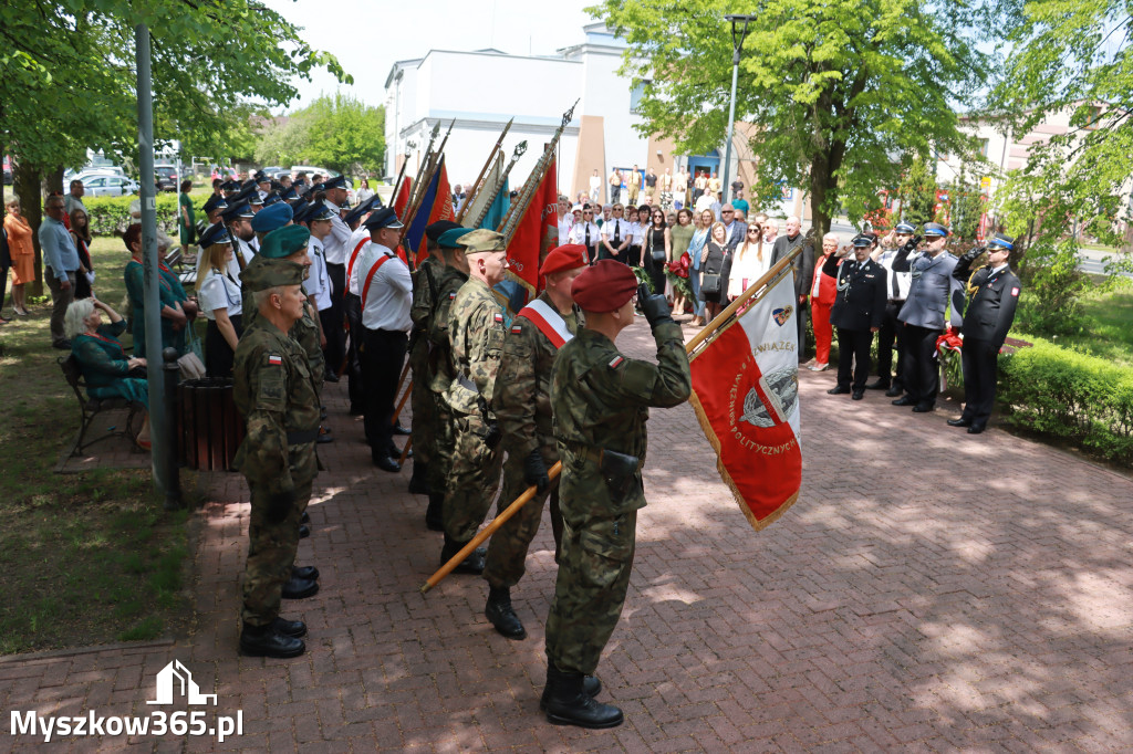 Fotorelacja: Gminne Obchody Święta Konstytucji i Dnia Strażaka w Poraju