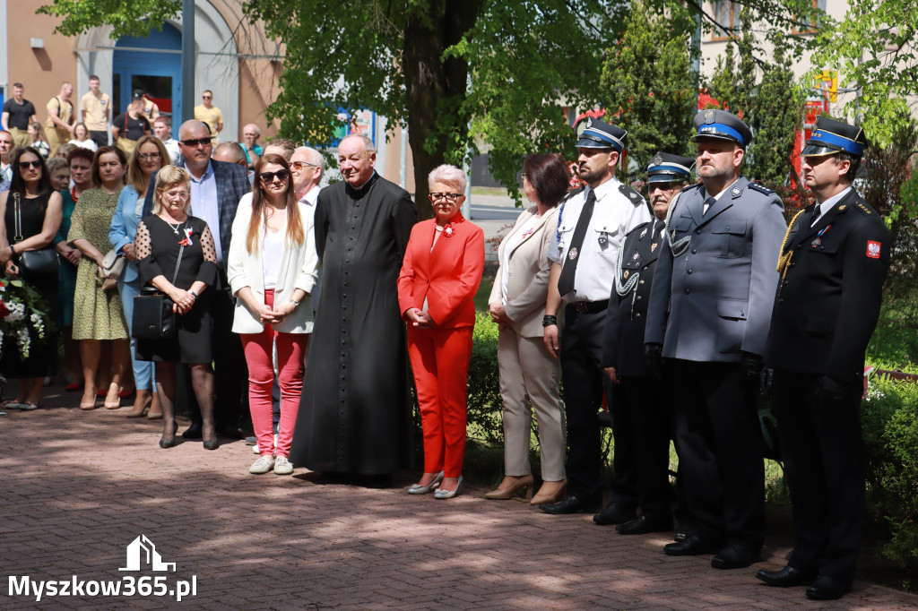 Fotorelacja: Gminne Obchody Święta Konstytucji i Dnia Strażaka w Poraju
