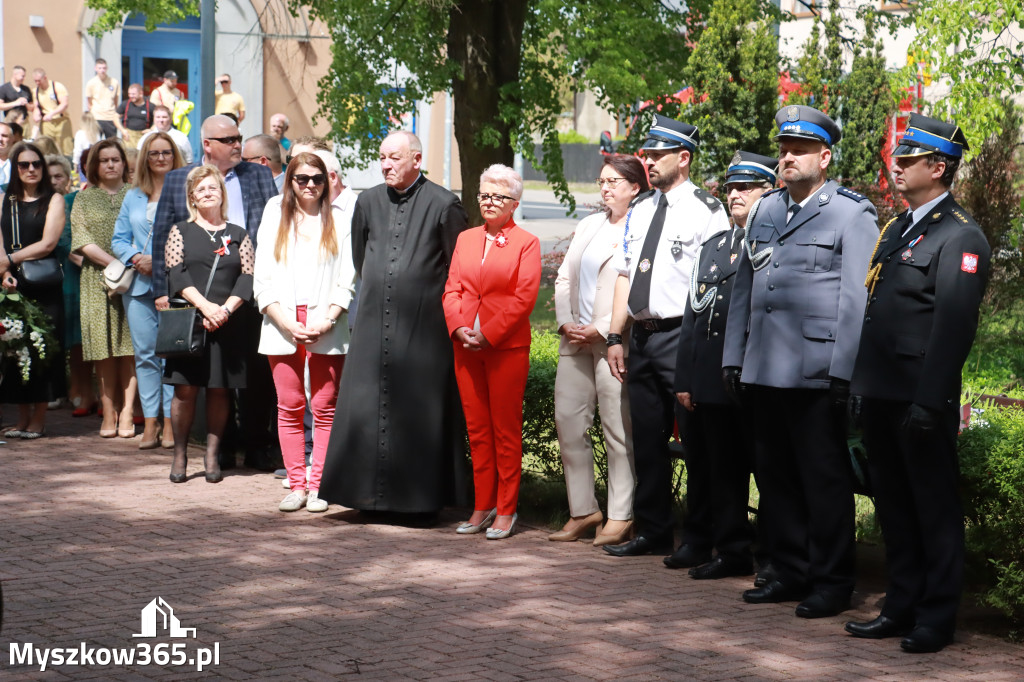 Fotorelacja: Gminne Obchody Święta Konstytucji i Dnia Strażaka w Poraju