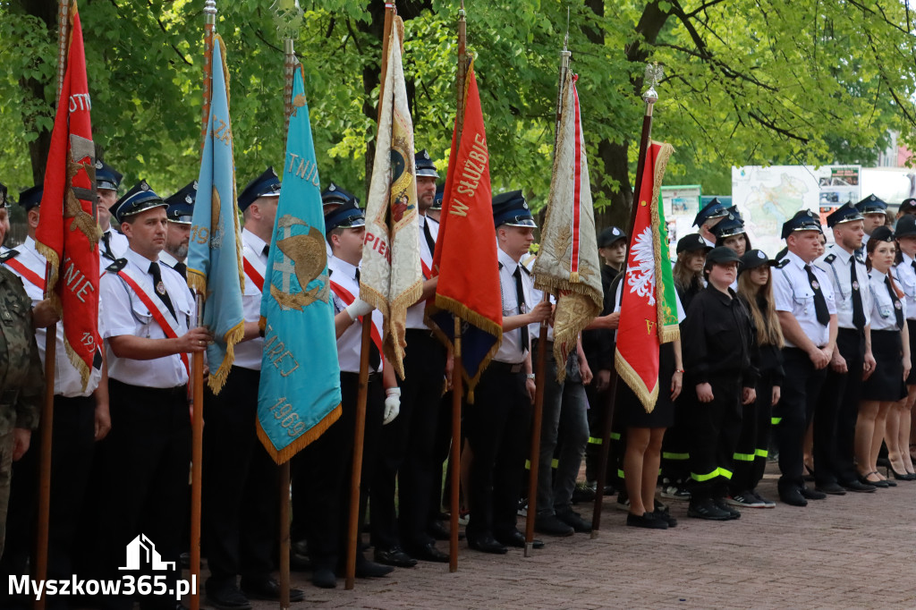 Fotorelacja: Gminne Obchody Święta Konstytucji i Dnia Strażaka w Poraju