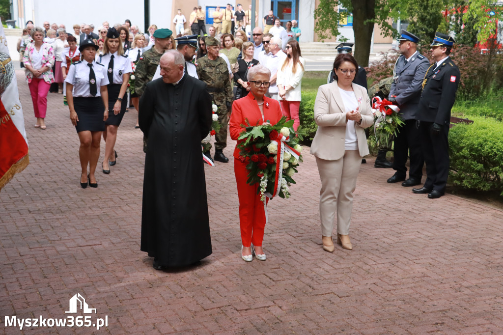Fotorelacja: Gminne Obchody Święta Konstytucji i Dnia Strażaka w Poraju