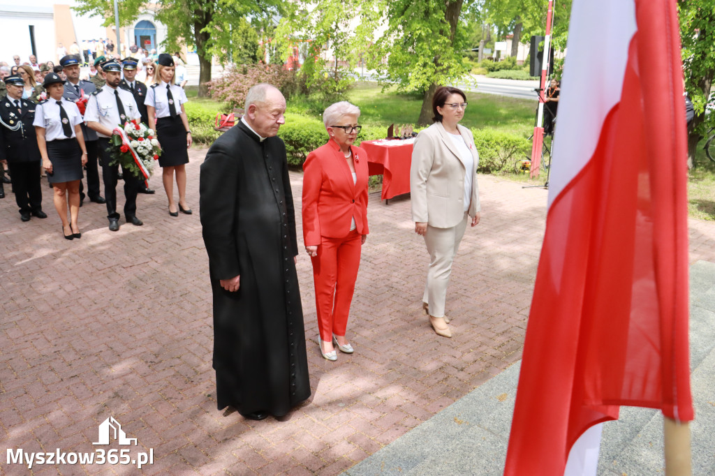 Fotorelacja: Gminne Obchody Święta Konstytucji i Dnia Strażaka w Poraju