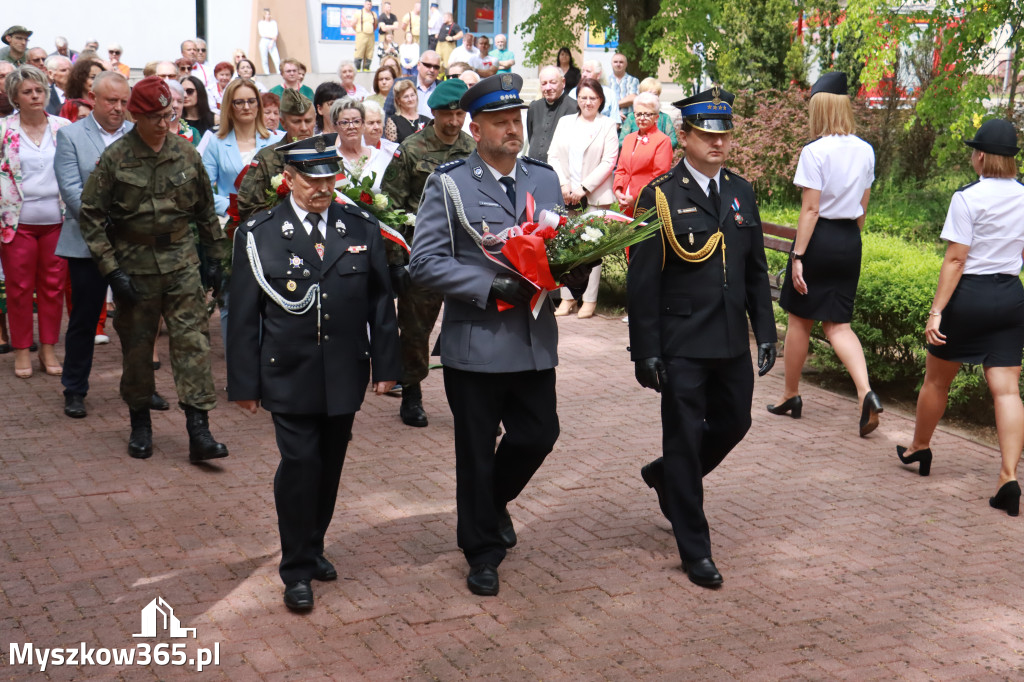 Fotorelacja: Gminne Obchody Święta Konstytucji i Dnia Strażaka w Poraju