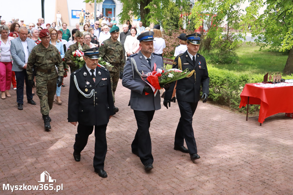 Fotorelacja: Gminne Obchody Święta Konstytucji i Dnia Strażaka w Poraju