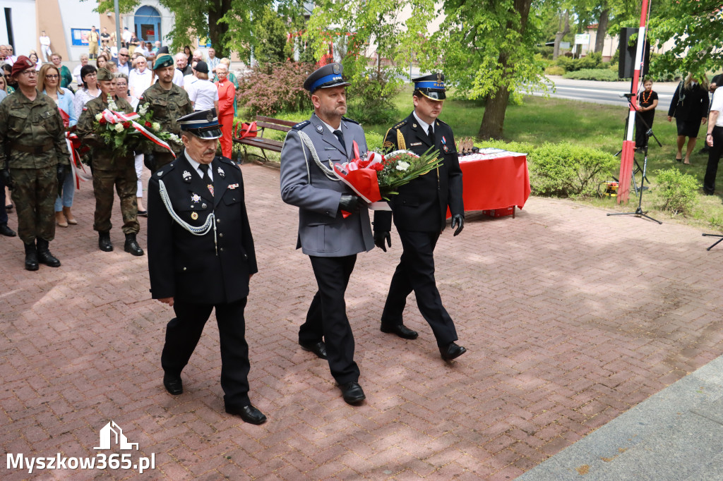 Fotorelacja: Gminne Obchody Święta Konstytucji i Dnia Strażaka w Poraju