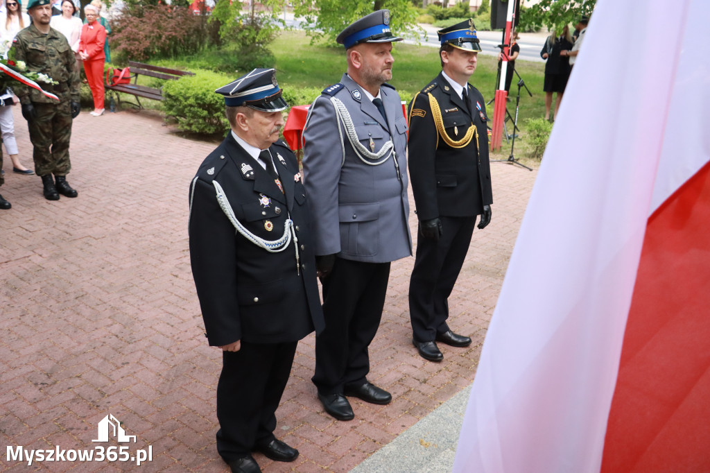 Fotorelacja: Gminne Obchody Święta Konstytucji i Dnia Strażaka w Poraju