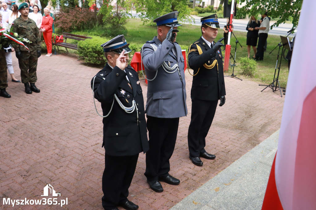 Fotorelacja: Gminne Obchody Święta Konstytucji i Dnia Strażaka w Poraju