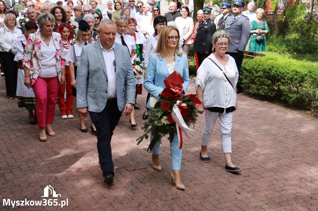 Fotorelacja: Gminne Obchody Święta Konstytucji i Dnia Strażaka w Poraju