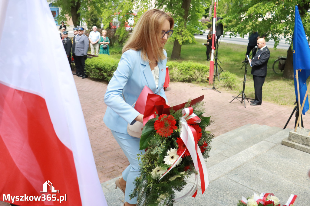 Fotorelacja: Gminne Obchody Święta Konstytucji i Dnia Strażaka w Poraju