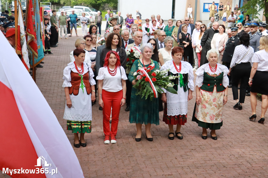 Fotorelacja: Gminne Obchody Święta Konstytucji i Dnia Strażaka w Poraju