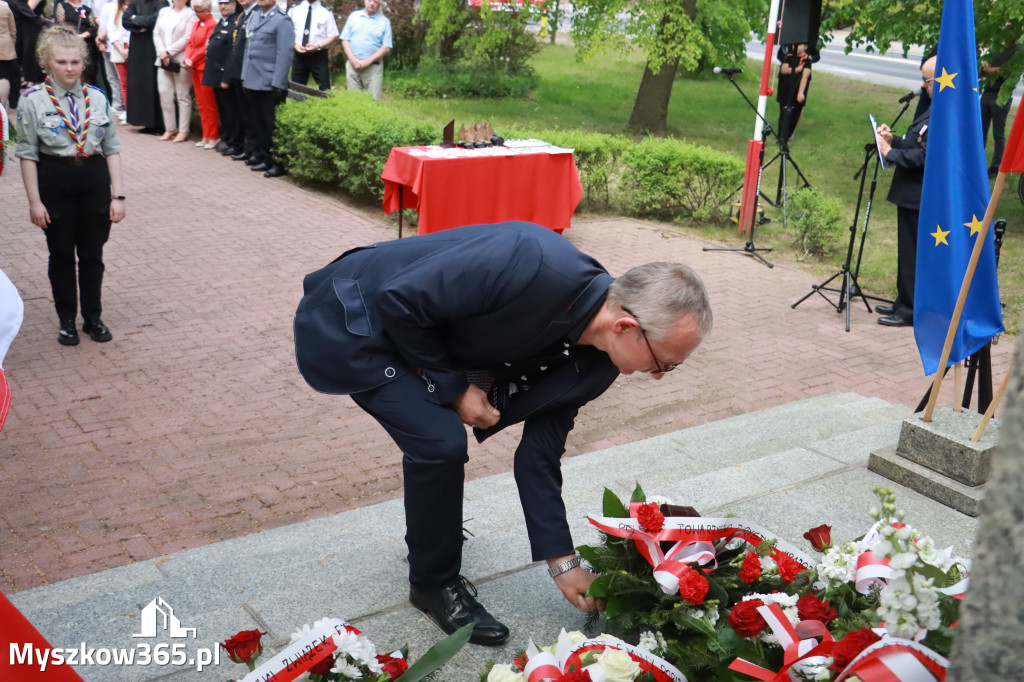 Fotorelacja: Gminne Obchody Święta Konstytucji i Dnia Strażaka w Poraju