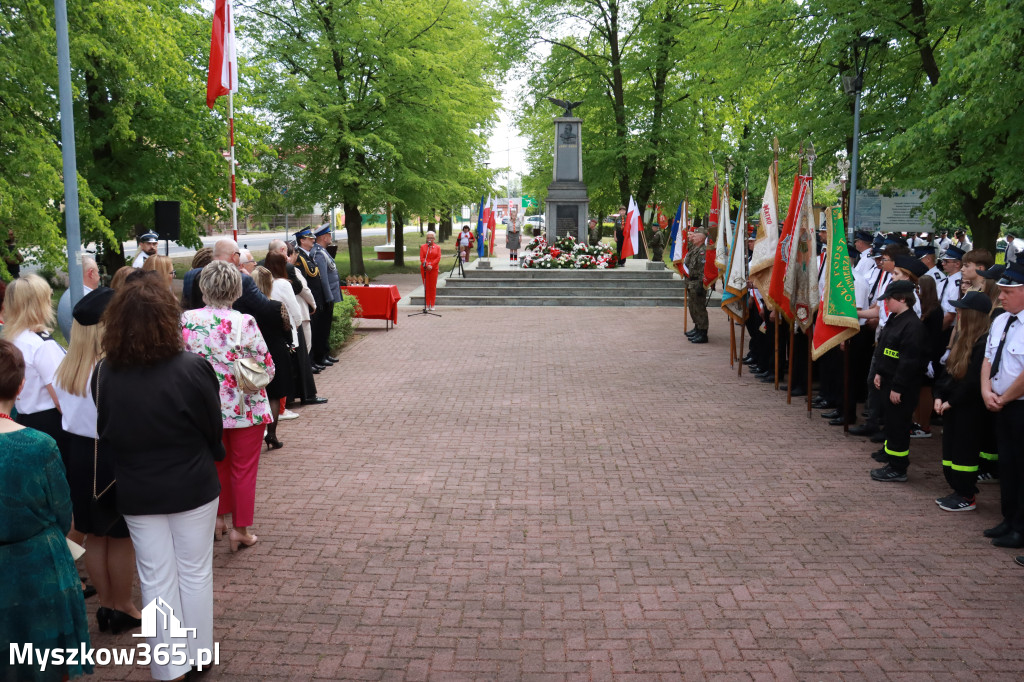 Fotorelacja: Gminne Obchody Święta Konstytucji i Dnia Strażaka w Poraju