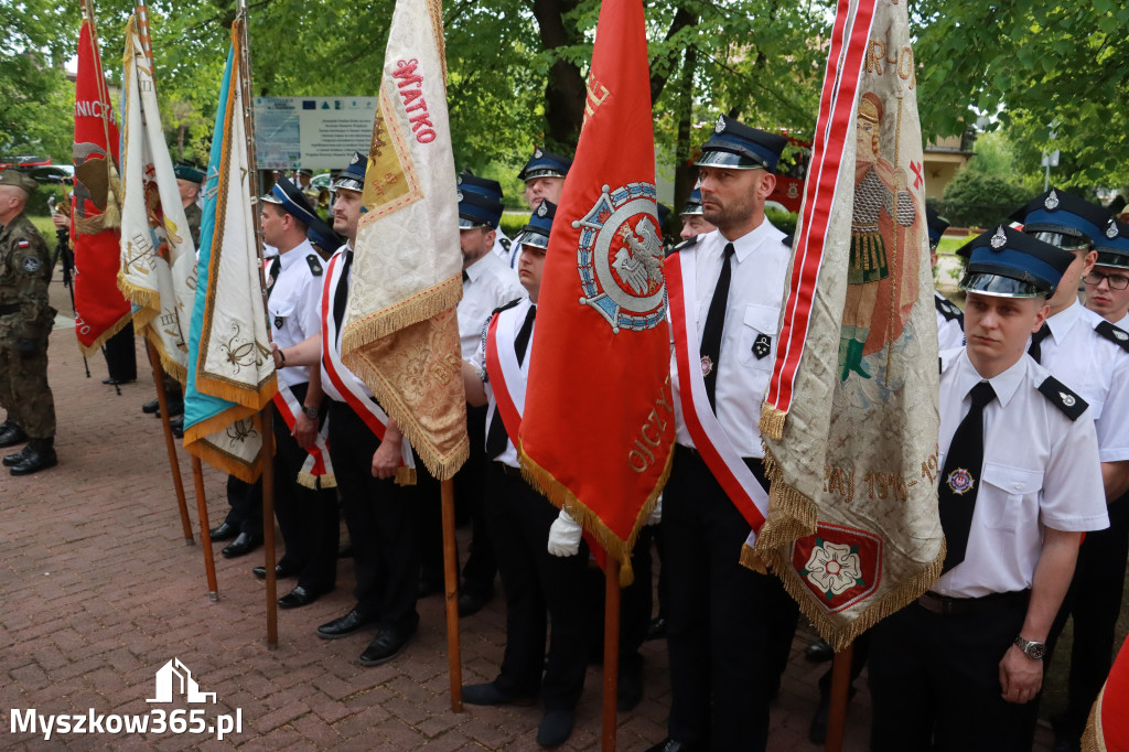 Fotorelacja: Gminne Obchody Święta Konstytucji i Dnia Strażaka w Poraju