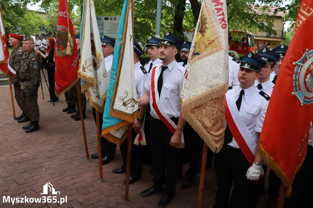 Fotorelacja: Gminne Obchody Święta Konstytucji i Dnia Strażaka w Poraju