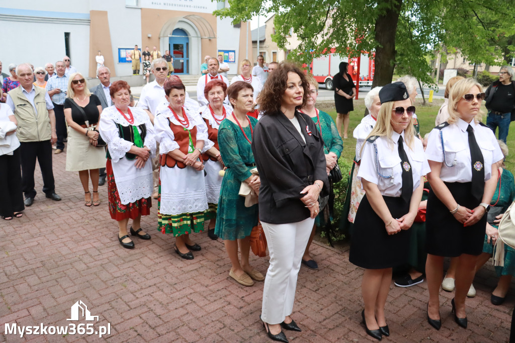 Fotorelacja: Gminne Obchody Święta Konstytucji i Dnia Strażaka w Poraju