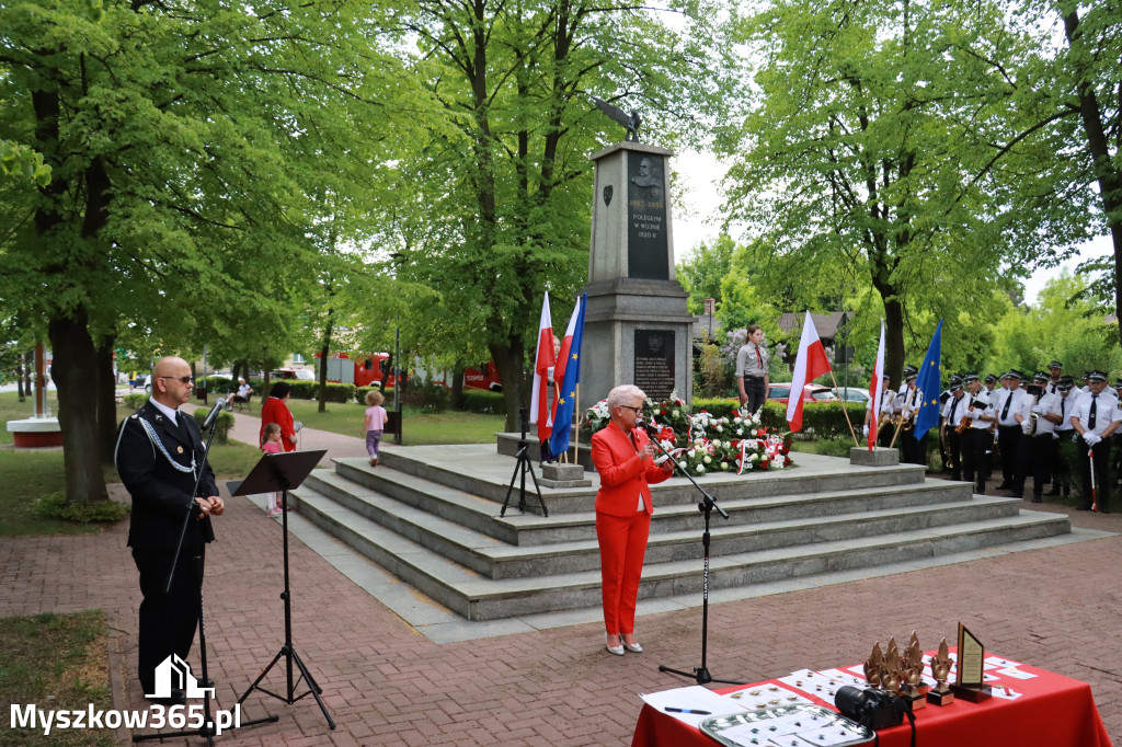 Fotorelacja: Gminne Obchody Święta Konstytucji i Dnia Strażaka w Poraju