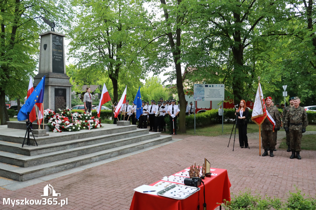 Fotorelacja: Gminne Obchody Święta Konstytucji i Dnia Strażaka w Poraju