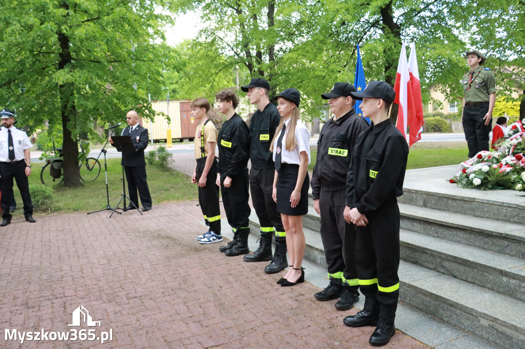 Fotorelacja: Gminne Obchody Święta Konstytucji i Dnia Strażaka w Poraju