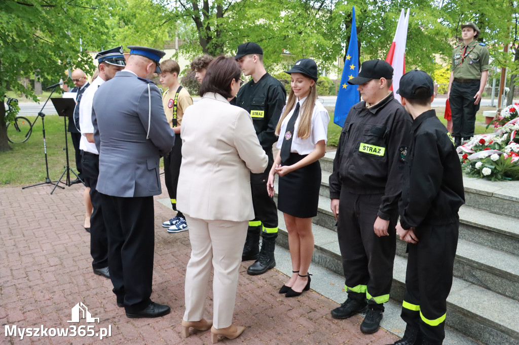 Fotorelacja: Gminne Obchody Święta Konstytucji i Dnia Strażaka w Poraju