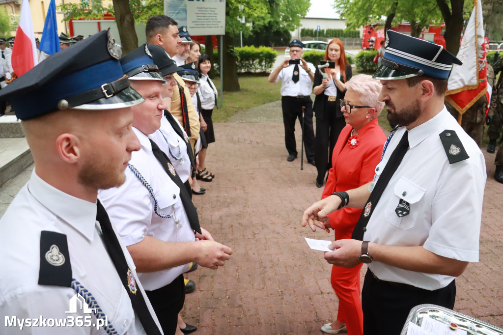 Fotorelacja: Gminne Obchody Święta Konstytucji i Dnia Strażaka w Poraju