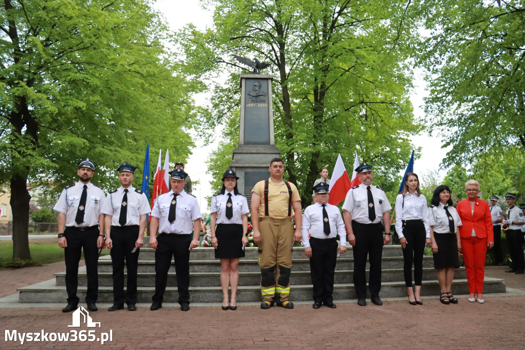 Fotorelacja: Gminne Obchody Święta Konstytucji i Dnia Strażaka w Poraju