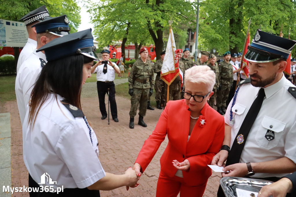 Fotorelacja: Gminne Obchody Święta Konstytucji i Dnia Strażaka w Poraju
