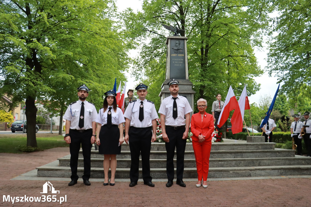 Fotorelacja: Gminne Obchody Święta Konstytucji i Dnia Strażaka w Poraju