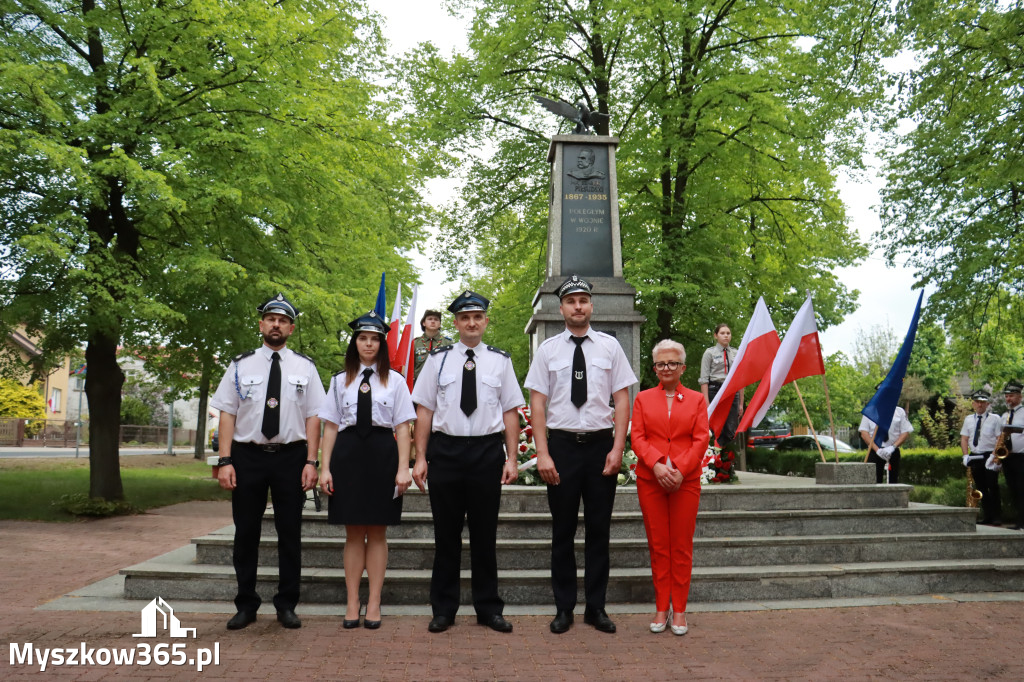 Fotorelacja: Gminne Obchody Święta Konstytucji i Dnia Strażaka w Poraju