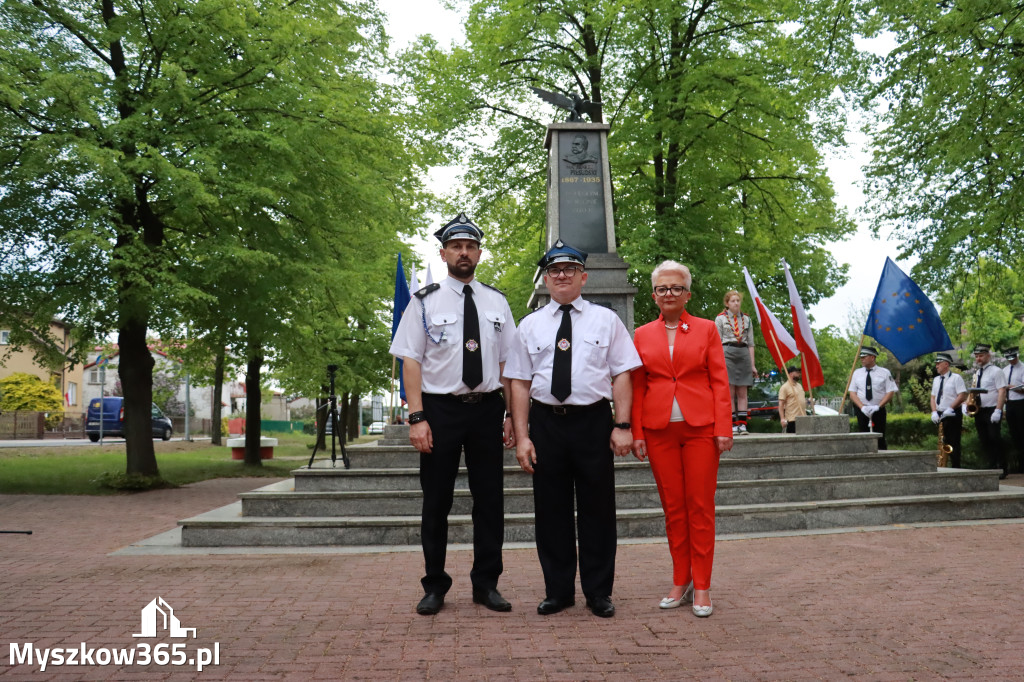 Fotorelacja: Gminne Obchody Święta Konstytucji i Dnia Strażaka w Poraju