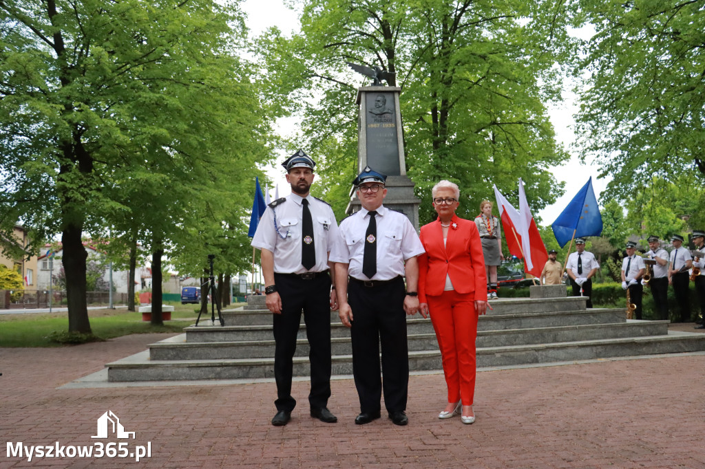 Fotorelacja: Gminne Obchody Święta Konstytucji i Dnia Strażaka w Poraju